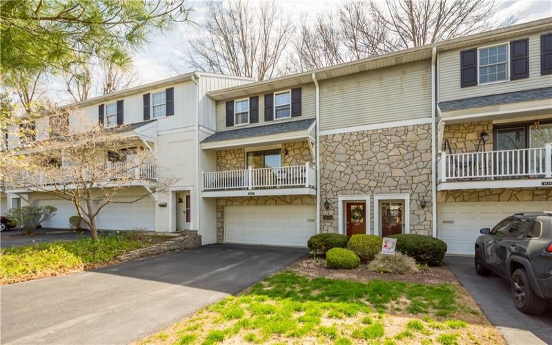 107 Roscommon, Canonsburg, 15317, 3 Bedrooms Bedrooms, 7 Rooms Rooms,2.1 BathroomsBathrooms,Residential,For Sale,Roscommon,1697765