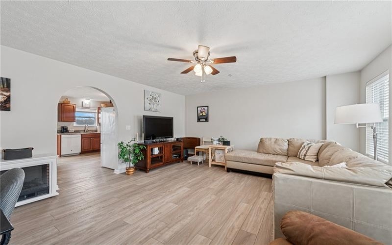 102 Alderwood Drive, Greensburg, 15601, 3 Bedrooms Bedrooms, 5 Rooms Rooms,2.1 BathroomsBathrooms,Residential,For Sale,Alderwood Drive,1698071