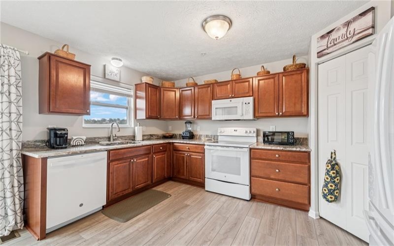 102 Alderwood Drive, Greensburg, 15601, 3 Bedrooms Bedrooms, 5 Rooms Rooms,2.1 BathroomsBathrooms,Residential,For Sale,Alderwood Drive,1698071