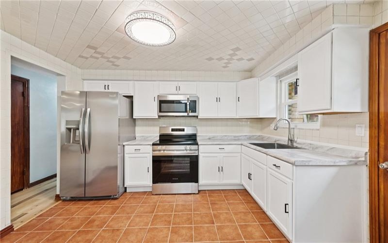 13689 Lincoln Way, Irwin, 15642, 3 Bedrooms Bedrooms, ,2.1 BathroomsBathrooms,Residential,For Sale,Lincoln Way,1698096