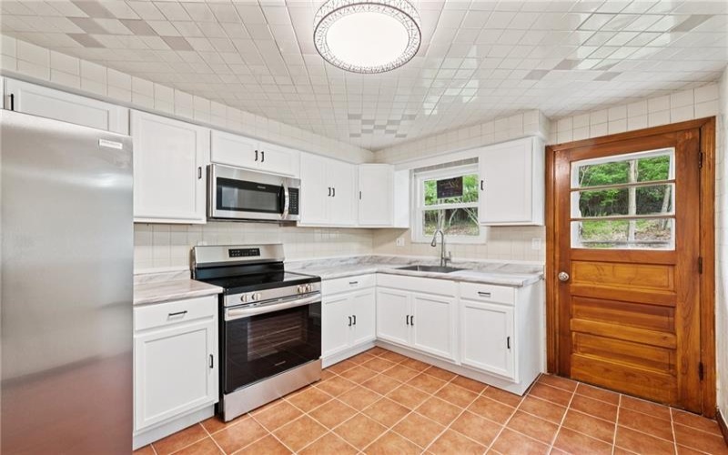 13689 Lincoln Way, Irwin, 15642, 3 Bedrooms Bedrooms, ,2.1 BathroomsBathrooms,Residential,For Sale,Lincoln Way,1698096