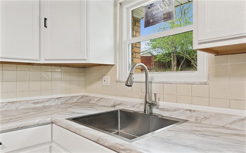 13689 Lincoln Way, Irwin, 15642, 3 Bedrooms Bedrooms, ,2.1 BathroomsBathrooms,Residential,For Sale,Lincoln Way,1698096