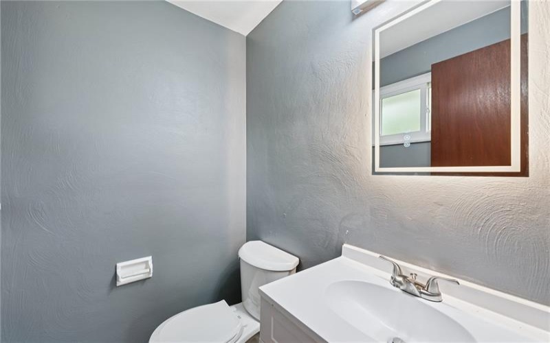 13689 Lincoln Way, Irwin, 15642, 3 Bedrooms Bedrooms, ,2.1 BathroomsBathrooms,Residential,For Sale,Lincoln Way,1698096