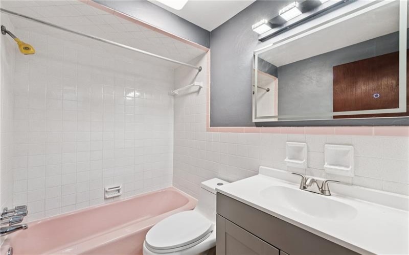 13689 Lincoln Way, Irwin, 15642, 3 Bedrooms Bedrooms, ,2.1 BathroomsBathrooms,Residential,For Sale,Lincoln Way,1698096
