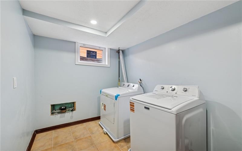 13689 Lincoln Way, Irwin, 15642, 3 Bedrooms Bedrooms, ,2.1 BathroomsBathrooms,Residential,For Sale,Lincoln Way,1698096