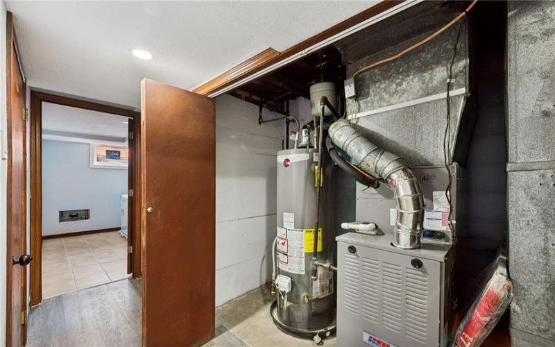 13689 Lincoln Way, Irwin, 15642, 3 Bedrooms Bedrooms, ,2.1 BathroomsBathrooms,Residential,For Sale,Lincoln Way,1698096