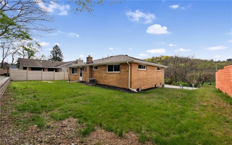 13689 Lincoln Way, Irwin, 15642, 3 Bedrooms Bedrooms, ,2.1 BathroomsBathrooms,Residential,For Sale,Lincoln Way,1698096
