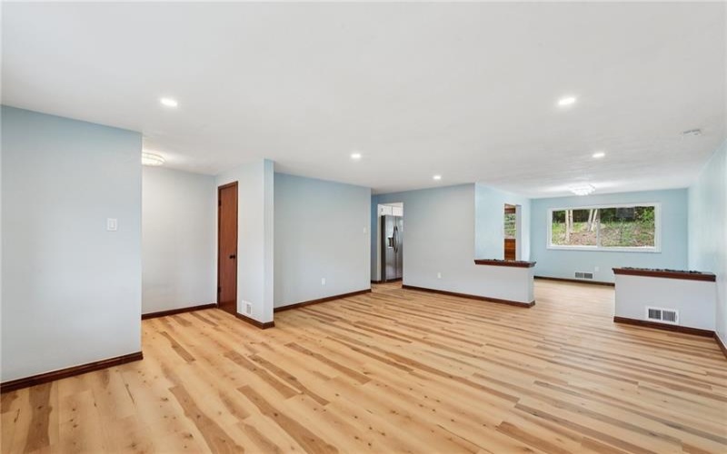 13689 Lincoln Way, Irwin, 15642, 3 Bedrooms Bedrooms, ,2.1 BathroomsBathrooms,Residential,For Sale,Lincoln Way,1698096