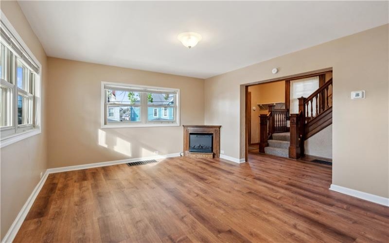 400 Allison Ave, Washington, 15301, 4 Bedrooms Bedrooms, 9 Rooms Rooms,2 BathroomsBathrooms,Residential,For Sale,Allison Ave,1698104