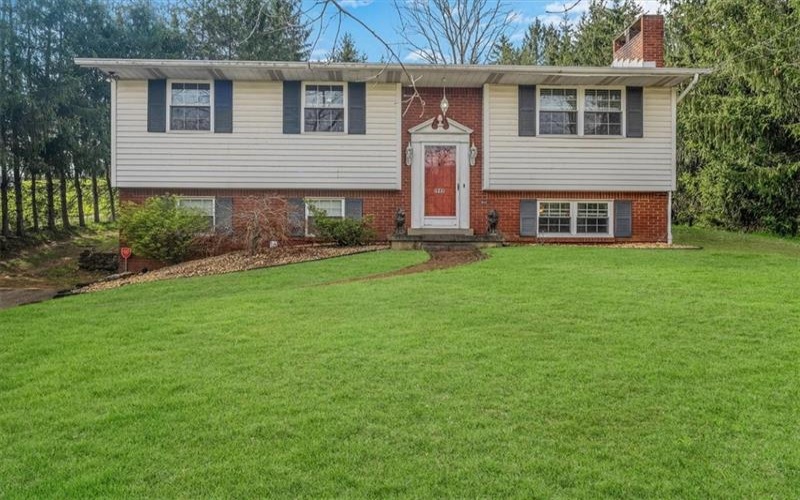 1949 Rostraver Rd, Rostraver Township, 15012, 3 Bedrooms Bedrooms, 8 Rooms Rooms,2 BathroomsBathrooms,Residential,For Sale,Rostraver Rd,1698122