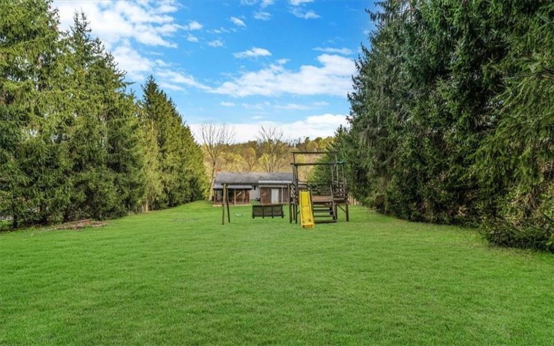 1949 Rostraver Rd, Rostraver Township, 15012, 3 Bedrooms Bedrooms, 8 Rooms Rooms,2 BathroomsBathrooms,Residential,For Sale,Rostraver Rd,1698122