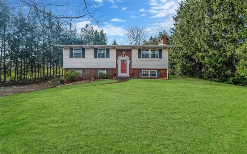 1949 Rostraver Rd, Rostraver Township, 15012, 3 Bedrooms Bedrooms, 8 Rooms Rooms,2 BathroomsBathrooms,Residential,For Sale,Rostraver Rd,1698122
