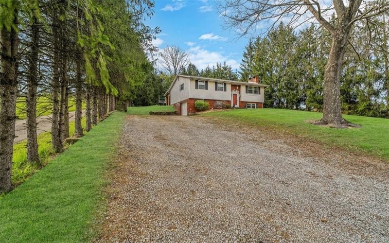 1949 Rostraver Rd, Rostraver Township, 15012, 3 Bedrooms Bedrooms, 8 Rooms Rooms,2 BathroomsBathrooms,Residential,For Sale,Rostraver Rd,1698122