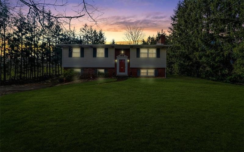 1949 Rostraver Rd, Rostraver Township, 15012, 3 Bedrooms Bedrooms, 8 Rooms Rooms,2 BathroomsBathrooms,Residential,For Sale,Rostraver Rd,1698122