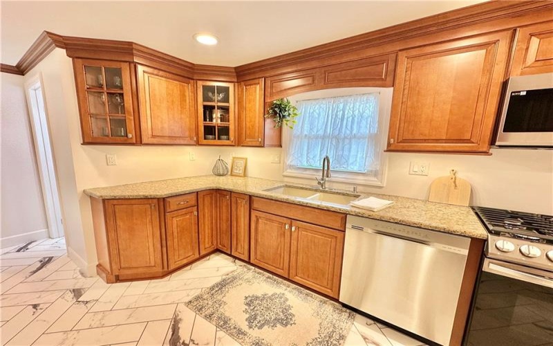 216 Friar Ln, Canonsburg, 15317, 4 Bedrooms Bedrooms, 10 Rooms Rooms,2.1 BathroomsBathrooms,Residential,For Sale,Friar Ln,1695802