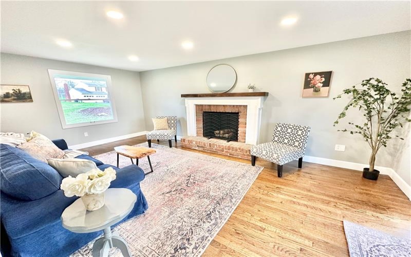 216 Friar Ln, Canonsburg, 15317, 4 Bedrooms Bedrooms, 10 Rooms Rooms,2.1 BathroomsBathrooms,Residential,For Sale,Friar Ln,1695802
