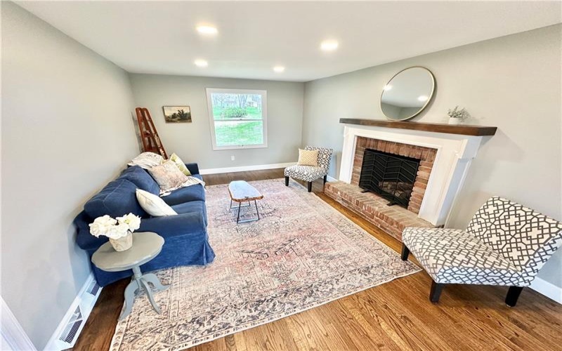 216 Friar Ln, Canonsburg, 15317, 4 Bedrooms Bedrooms, 10 Rooms Rooms,2.1 BathroomsBathrooms,Residential,For Sale,Friar Ln,1695802