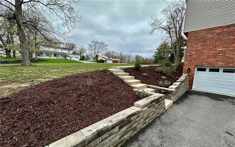216 Friar Ln, Canonsburg, 15317, 4 Bedrooms Bedrooms, 10 Rooms Rooms,2.1 BathroomsBathrooms,Residential,For Sale,Friar Ln,1695802