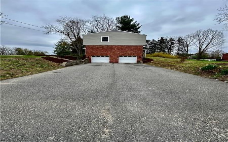 216 Friar Ln, Canonsburg, 15317, 4 Bedrooms Bedrooms, 10 Rooms Rooms,2.1 BathroomsBathrooms,Residential,For Sale,Friar Ln,1695802