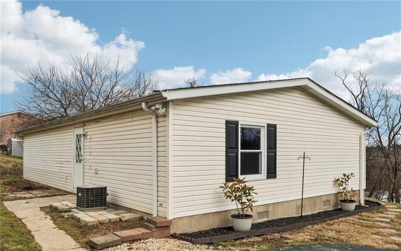 1360 Division, North Huntingdon, 15642, 3 Bedrooms Bedrooms, ,2 BathroomsBathrooms,Residential,For Sale,Division,1696372