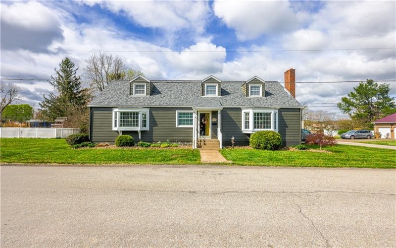 200 Baily Ave, Carmichaels, 15320, 3 Bedrooms Bedrooms, ,1.1 BathroomsBathrooms,Residential,For Sale,Baily Ave,1697998