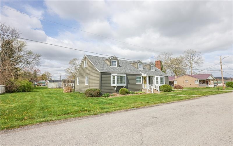 200 Baily Ave, Carmichaels, 15320, 3 Bedrooms Bedrooms, ,1.1 BathroomsBathrooms,Residential,For Sale,Baily Ave,1697998