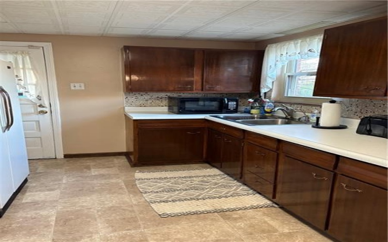 581 Meadow Rd, Irwin, 15642, 2 Bedrooms Bedrooms, 5 Rooms Rooms,1.1 BathroomsBathrooms,Residential,For Sale,Meadow Rd,1698222