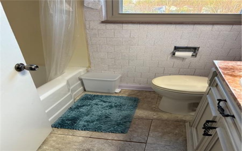 581 Meadow Rd, Irwin, 15642, 2 Bedrooms Bedrooms, 5 Rooms Rooms,1.1 BathroomsBathrooms,Residential,For Sale,Meadow Rd,1698222