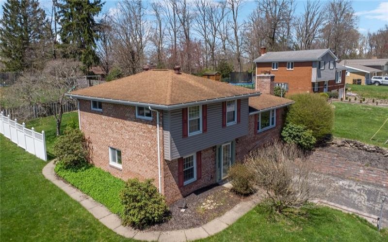 3352 EVERGREEN DRIVE, Murrysville, 15668, 3 Bedrooms Bedrooms, 9 Rooms Rooms,2.1 BathroomsBathrooms,Residential,For Sale,EVERGREEN DRIVE,1697620