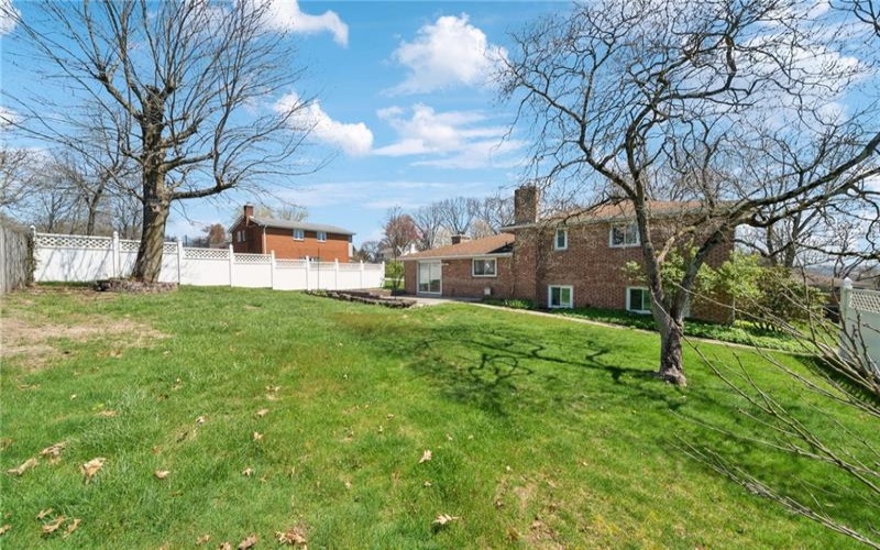 3352 EVERGREEN DRIVE, Murrysville, 15668, 3 Bedrooms Bedrooms, 9 Rooms Rooms,2.1 BathroomsBathrooms,Residential,For Sale,EVERGREEN DRIVE,1697620