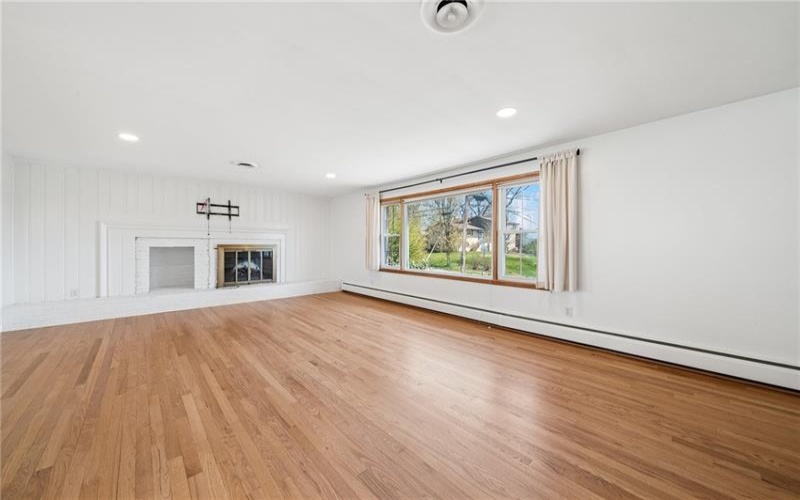 3352 EVERGREEN DRIVE, Murrysville, 15668, 3 Bedrooms Bedrooms, 9 Rooms Rooms,2.1 BathroomsBathrooms,Residential,For Sale,EVERGREEN DRIVE,1697620