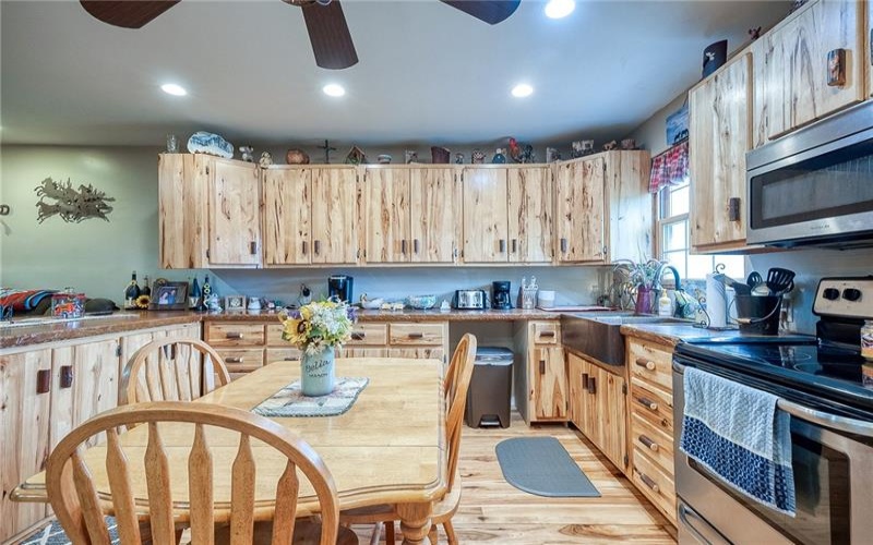 2072 Washington, Apollo, 15613, 3 Bedrooms Bedrooms, 5 Rooms Rooms,1 BathroomBathrooms,Residential,For Sale,Washington,1697664