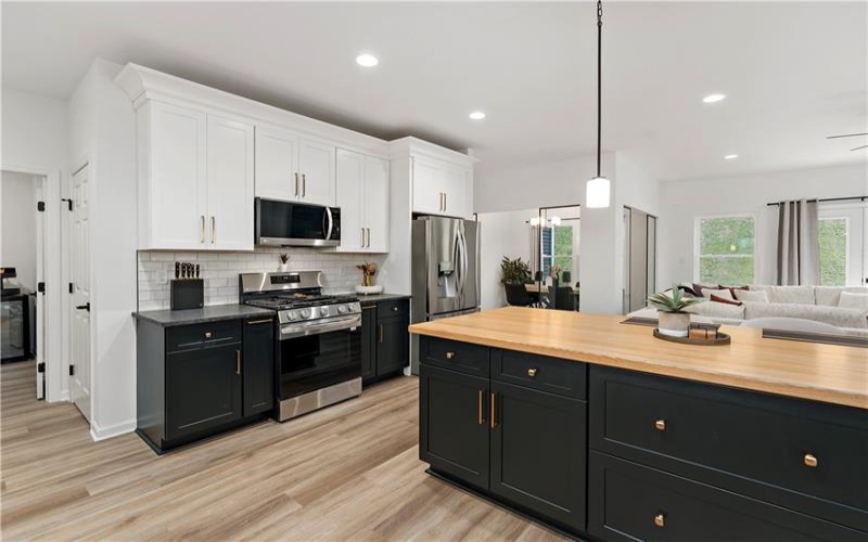 300 TIMBERLINE DR, Washington, 15301, 3 Bedrooms Bedrooms, 9 Rooms Rooms,2.1 BathroomsBathrooms,Residential,For Sale,TIMBERLINE DR,1698026