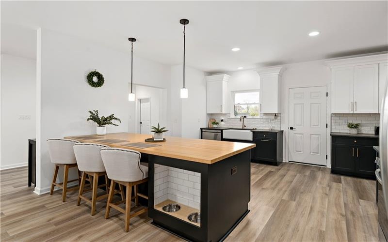 300 TIMBERLINE DR, Washington, 15301, 3 Bedrooms Bedrooms, 9 Rooms Rooms,2.1 BathroomsBathrooms,Residential,For Sale,TIMBERLINE DR,1698026