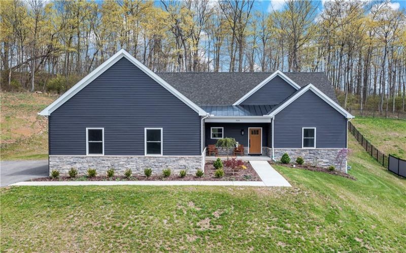 300 TIMBERLINE DR, Washington, 15301, 3 Bedrooms Bedrooms, 9 Rooms Rooms,2.1 BathroomsBathrooms,Residential,For Sale,TIMBERLINE DR,1698026