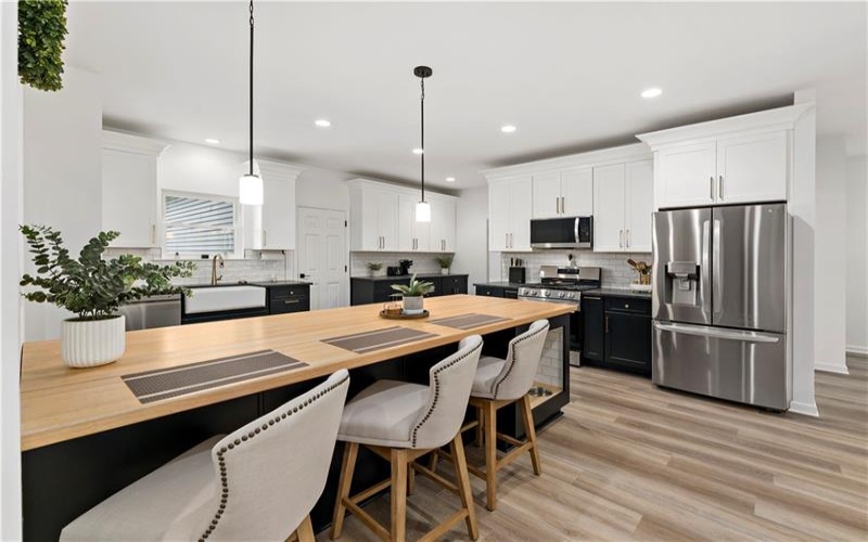 300 TIMBERLINE DR, Washington, 15301, 3 Bedrooms Bedrooms, 9 Rooms Rooms,2.1 BathroomsBathrooms,Residential,For Sale,TIMBERLINE DR,1698026