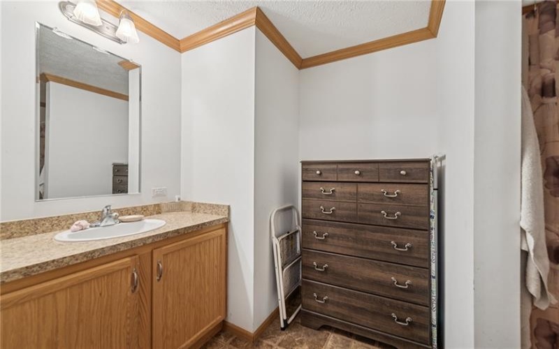 4390 Brickner, 15085, 15085, 2 Bedrooms Bedrooms, 4 Rooms Rooms,1 BathroomBathrooms,Residential,For Sale,Brickner,1698107
