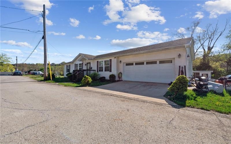 4390 Brickner, 15085, 15085, 2 Bedrooms Bedrooms, 4 Rooms Rooms,1 BathroomBathrooms,Residential,For Sale,Brickner,1698107