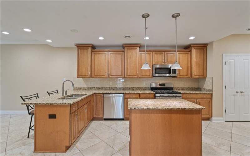 320 Village Green Dr, Canonsburg, 15317, 3 Bedrooms Bedrooms, ,2.1 BathroomsBathrooms,Residential,For Sale,Village Green Dr,1698265
