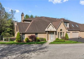 320 Village Green Dr, Canonsburg, 15317, 3 Bedrooms Bedrooms, ,2.1 BathroomsBathrooms,Residential,For Sale,Village Green Dr,1698265