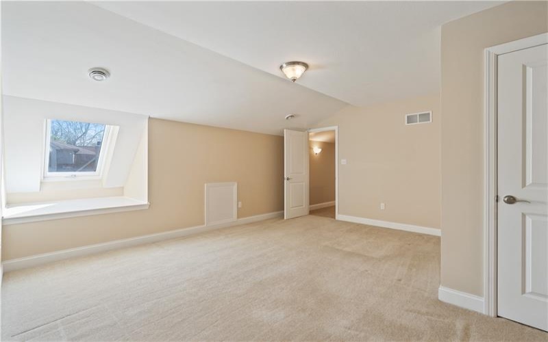 320 Village Green Dr, Canonsburg, 15317, 3 Bedrooms Bedrooms, ,2.1 BathroomsBathrooms,Residential,For Sale,Village Green Dr,1698265