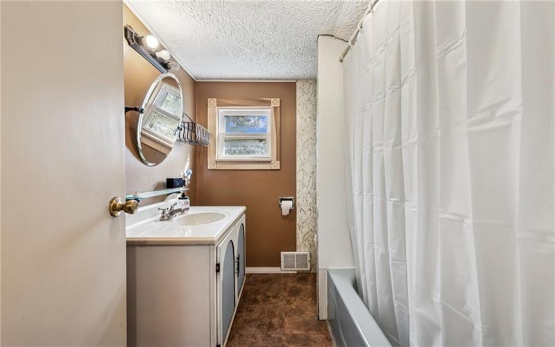716 White Rd, White, 15490, 2 Bedrooms Bedrooms, ,1 BathroomBathrooms,Residential,For Sale,White Rd,1698272
