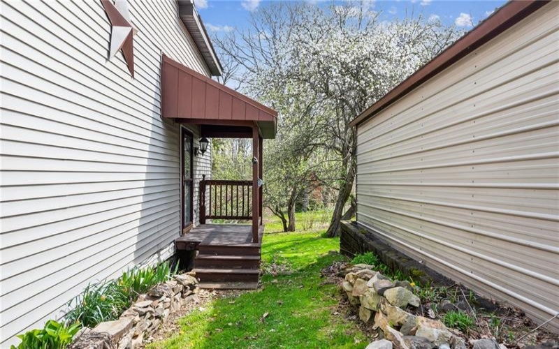 716 White Rd, White, 15490, 2 Bedrooms Bedrooms, ,1 BathroomBathrooms,Residential,For Sale,White Rd,1698272