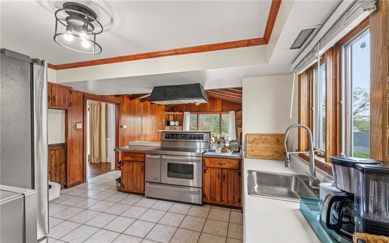 408 Wade Ave, Washington, 15301, 5 Bedrooms Bedrooms, 14 Rooms Rooms,3 BathroomsBathrooms,Residential,For Sale,Wade Ave,1698310