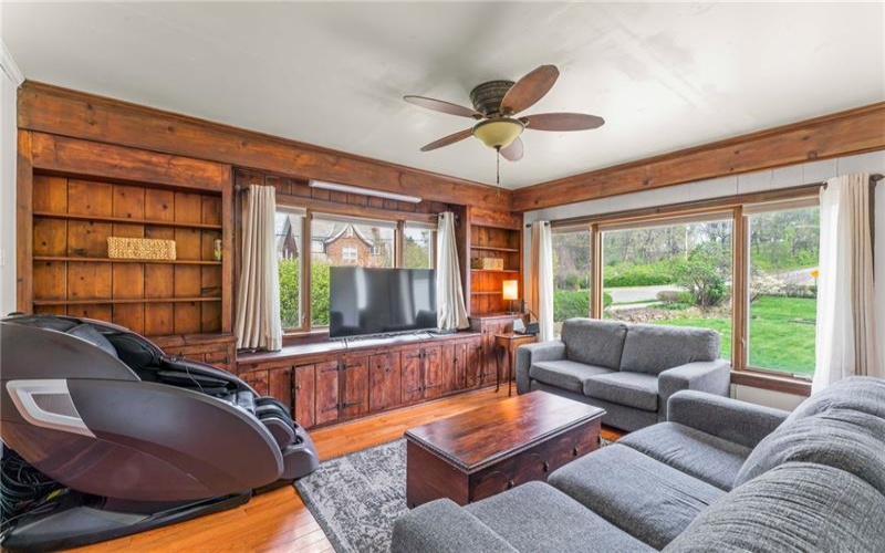 408 Wade Ave, Washington, 15301, 5 Bedrooms Bedrooms, 14 Rooms Rooms,3 BathroomsBathrooms,Residential,For Sale,Wade Ave,1698310