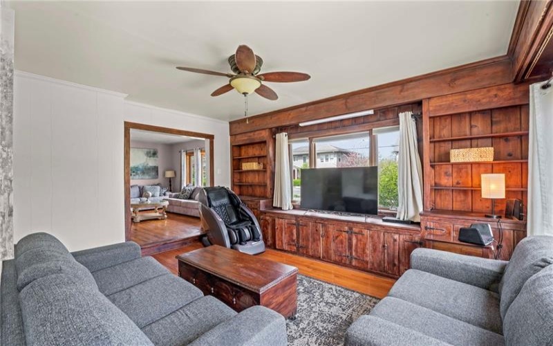 408 Wade Ave, Washington, 15301, 5 Bedrooms Bedrooms, 14 Rooms Rooms,3 BathroomsBathrooms,Residential,For Sale,Wade Ave,1698310