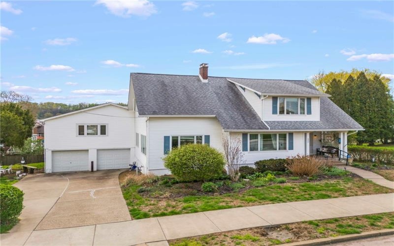 408 Wade Ave, Washington, 15301, 5 Bedrooms Bedrooms, 14 Rooms Rooms,3 BathroomsBathrooms,Residential,For Sale,Wade Ave,1698310