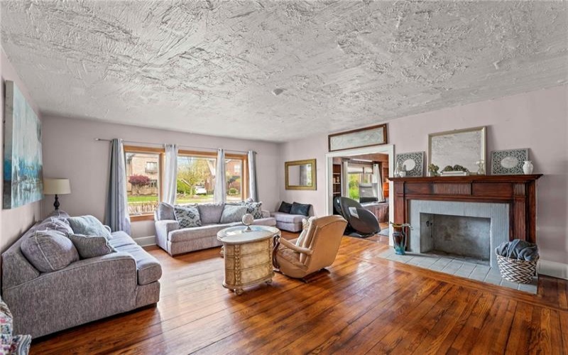 408 Wade Ave, Washington, 15301, 5 Bedrooms Bedrooms, 14 Rooms Rooms,3 BathroomsBathrooms,Residential,For Sale,Wade Ave,1698310