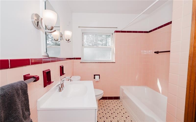 701 Idaho Dr, New Kensington, 15068, 3 Bedrooms Bedrooms, 6 Rooms Rooms,2.1 BathroomsBathrooms,Residential,For Sale,Idaho Dr,1698319
