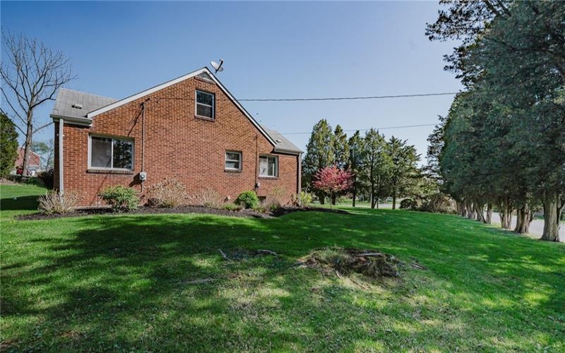 701 Idaho Dr, New Kensington, 15068, 3 Bedrooms Bedrooms, 6 Rooms Rooms,2.1 BathroomsBathrooms,Residential,For Sale,Idaho Dr,1698319